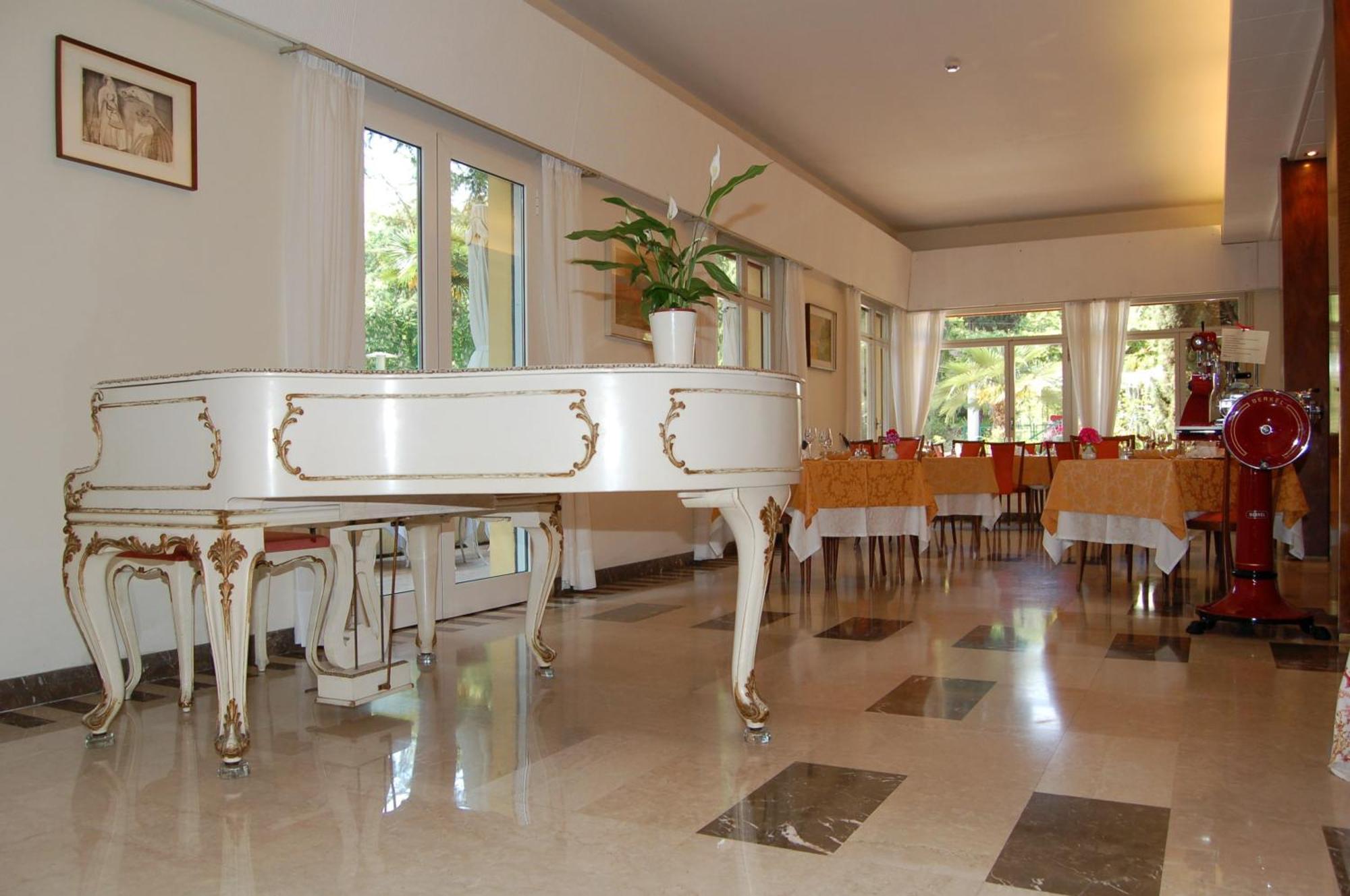 Hotel Broglia Sirmione Luaran gambar